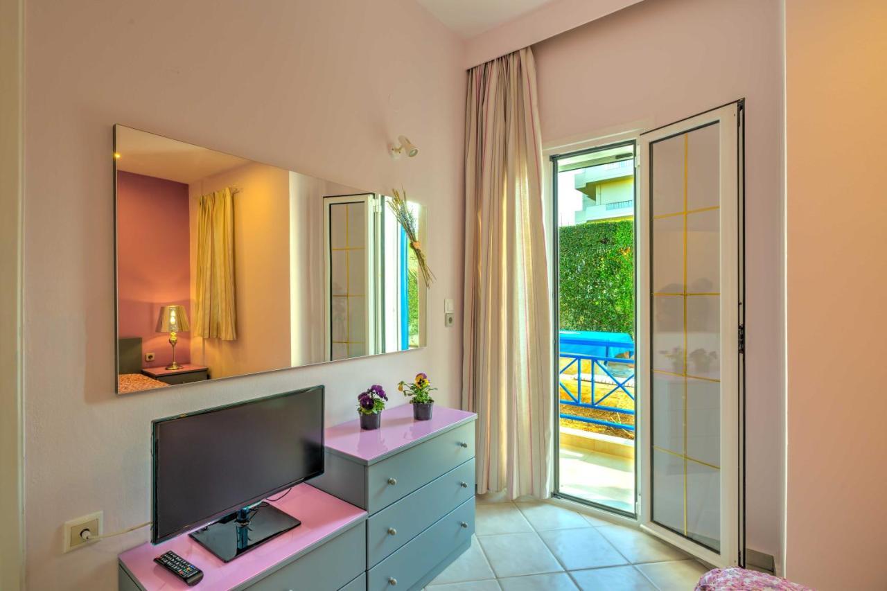 Heraklion Beach Hideaway Explore, Relax, Repeat-3 Gazi ภายนอก รูปภาพ