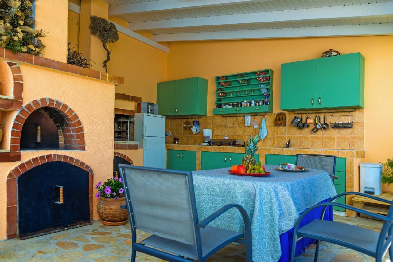 Heraklion Beach Hideaway Explore, Relax, Repeat-3 Gazi ภายนอก รูปภาพ